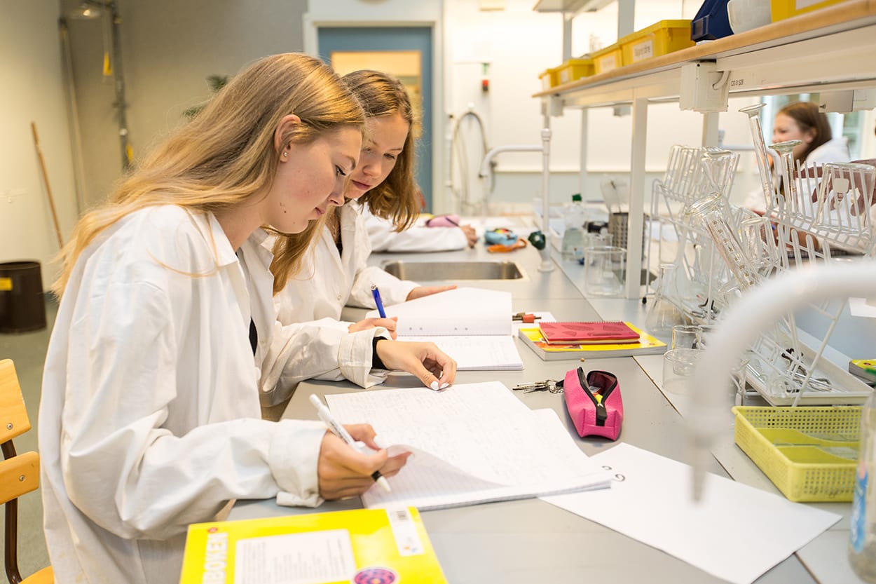 Vadsbogymnasiet kemi