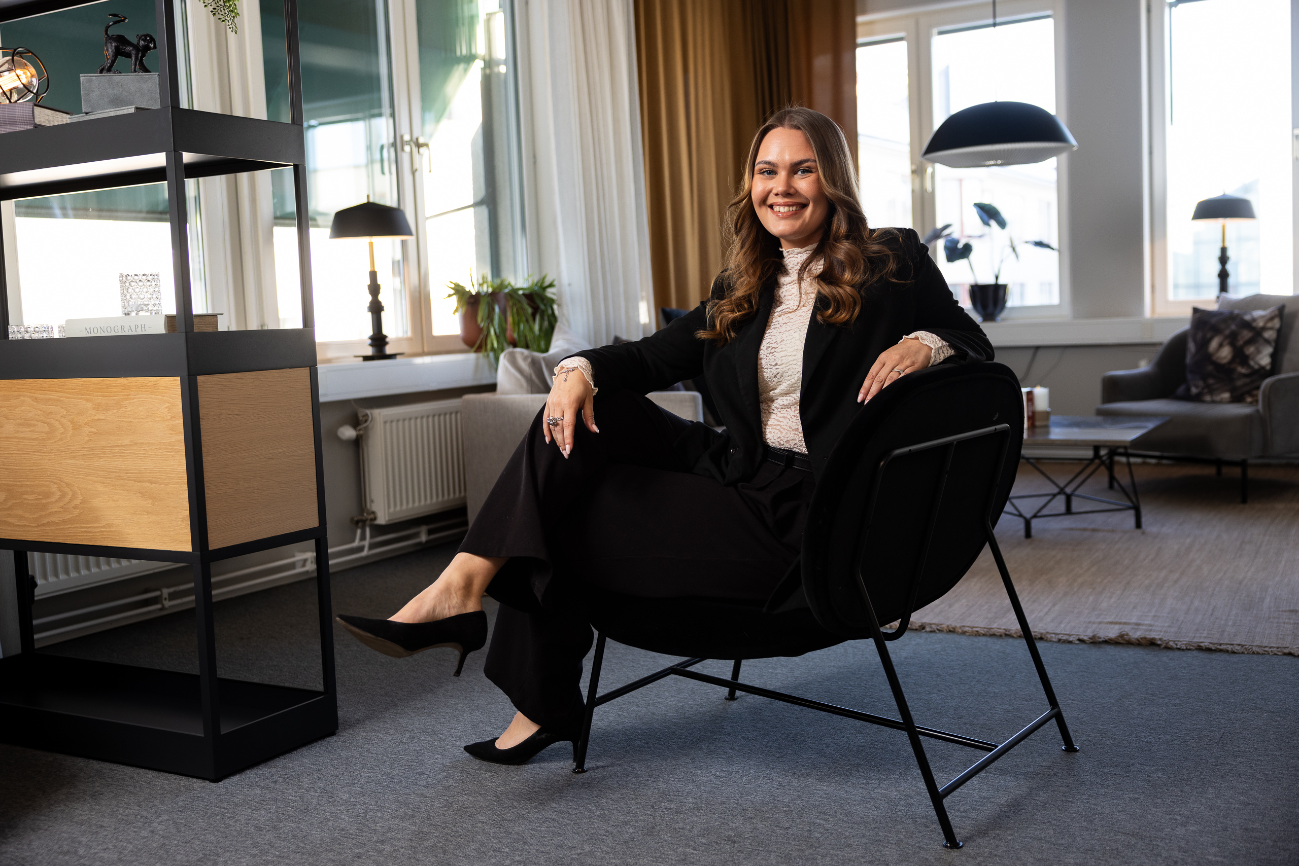 Personal- och reklambild för Nexer Group och Nexer Recruit med mörk, professionell ljussättning och modernt uttryck.